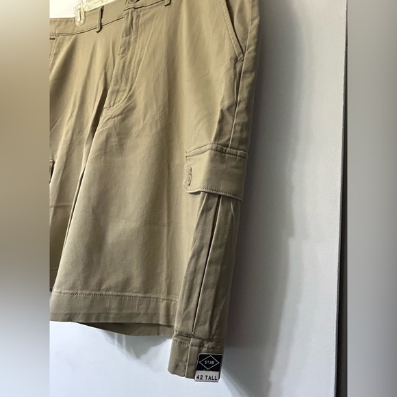 St. John’s Bay Men's Khaki 6 Pocket Cargo Shorts 42 Tall NWT - Picture 5 of 12